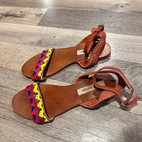 Embellished Steve Madden Sandals with Beaded Strap - Picture 3 of 6